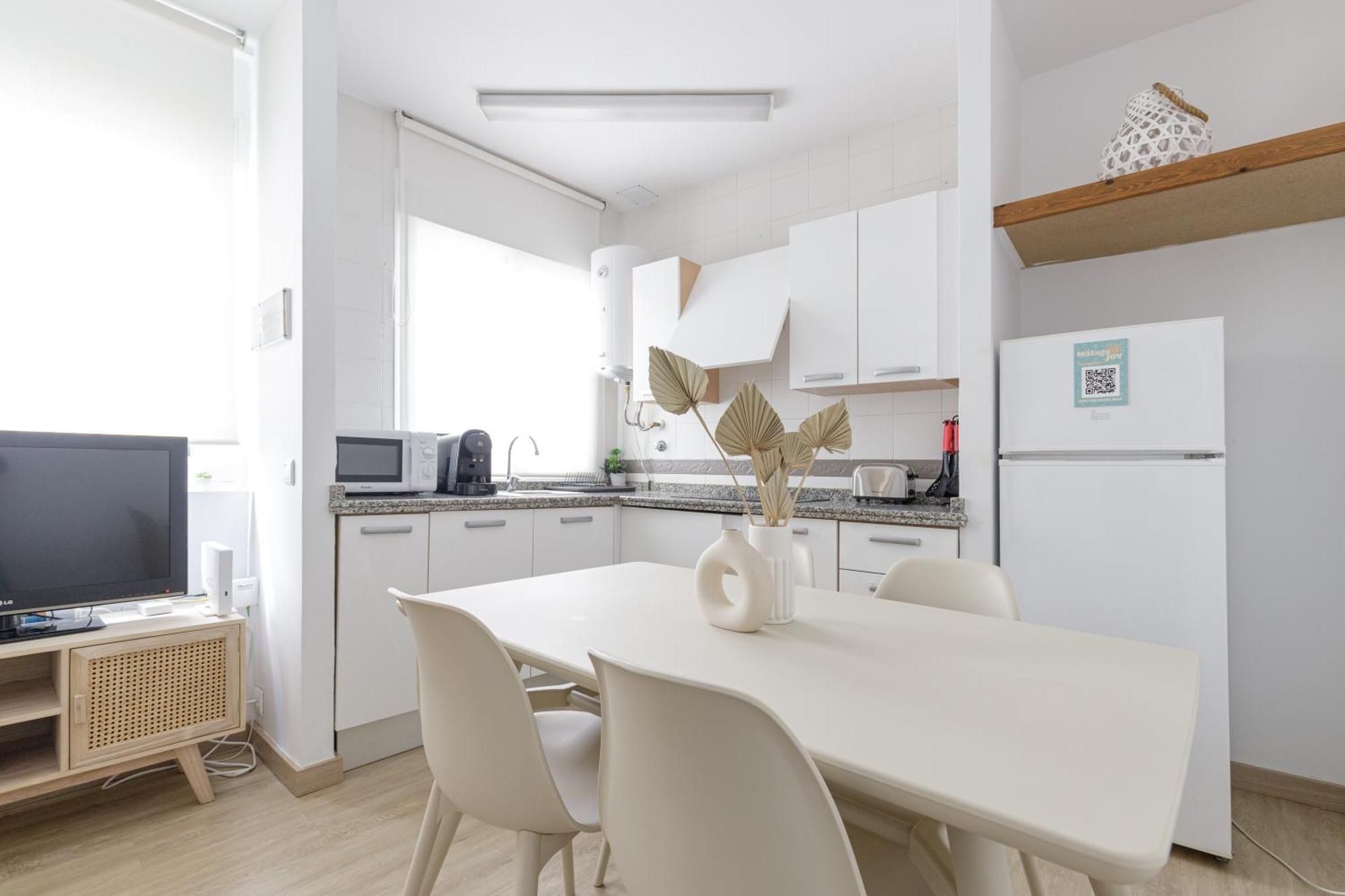Caterina Pedregalejo Apartment Малага Екстериор снимка