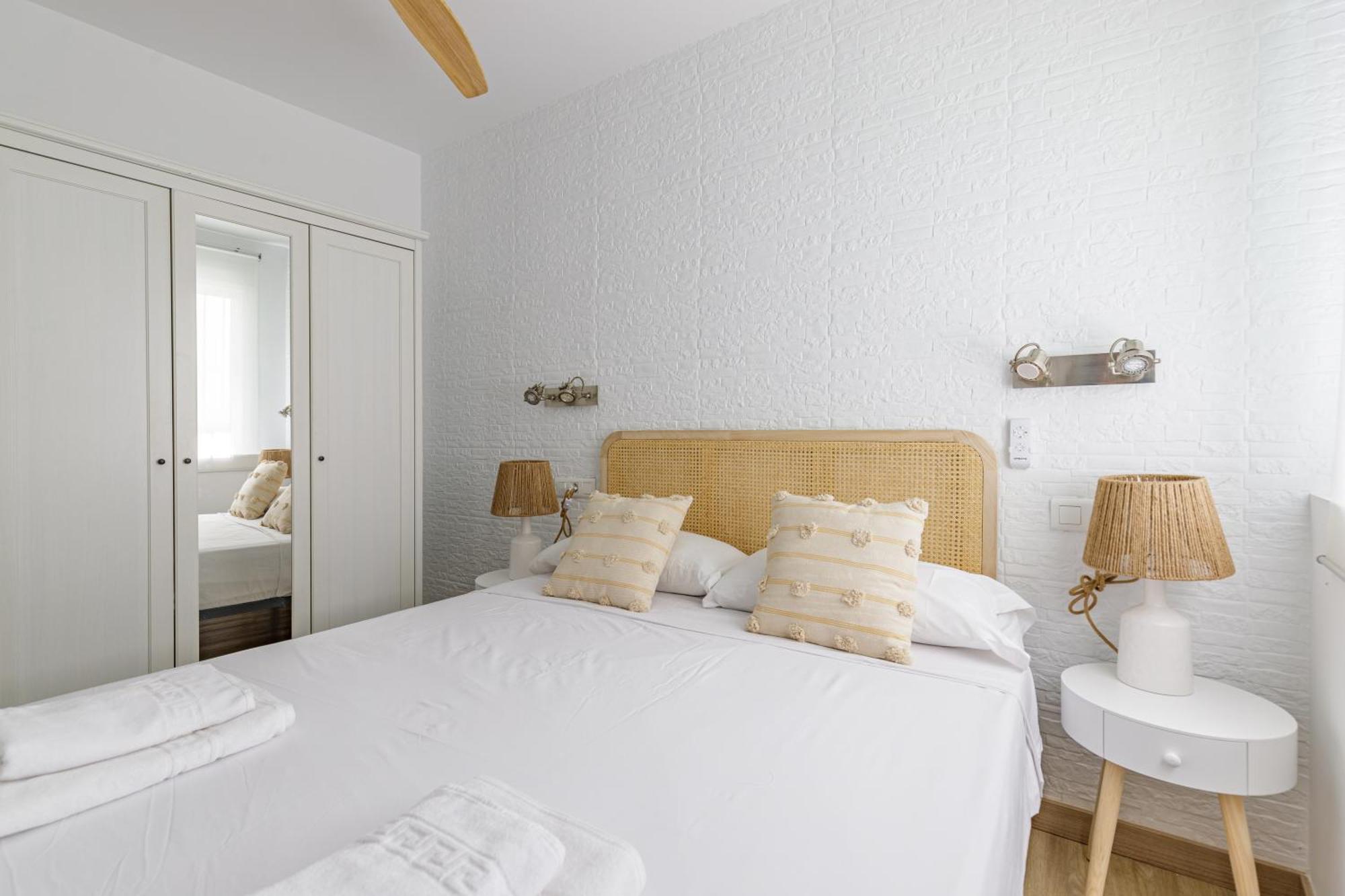 Caterina Pedregalejo Apartment Малага Екстериор снимка